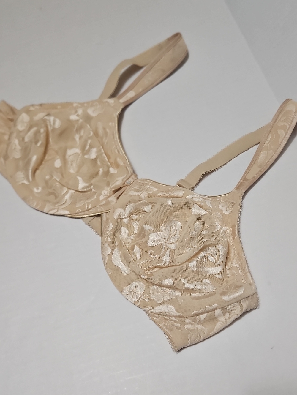 Wacoal Champagne Floral Jacquard Full-Coverage Bra Size 40C